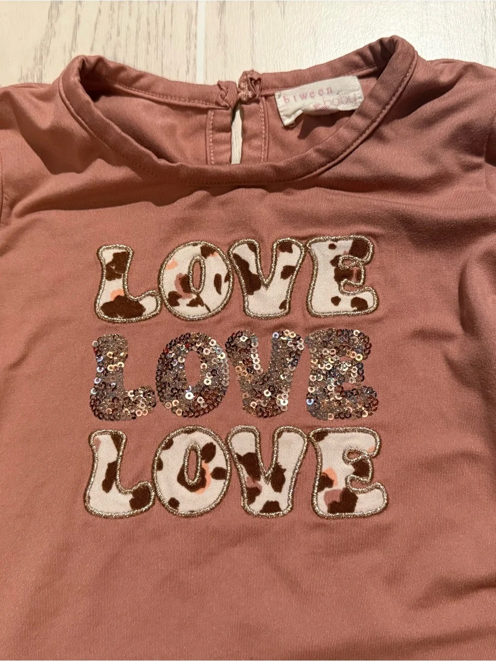 btween baby Girls 24M Pink Cow Print LOVE Sequin Skirt 2 Piece Outfit Set